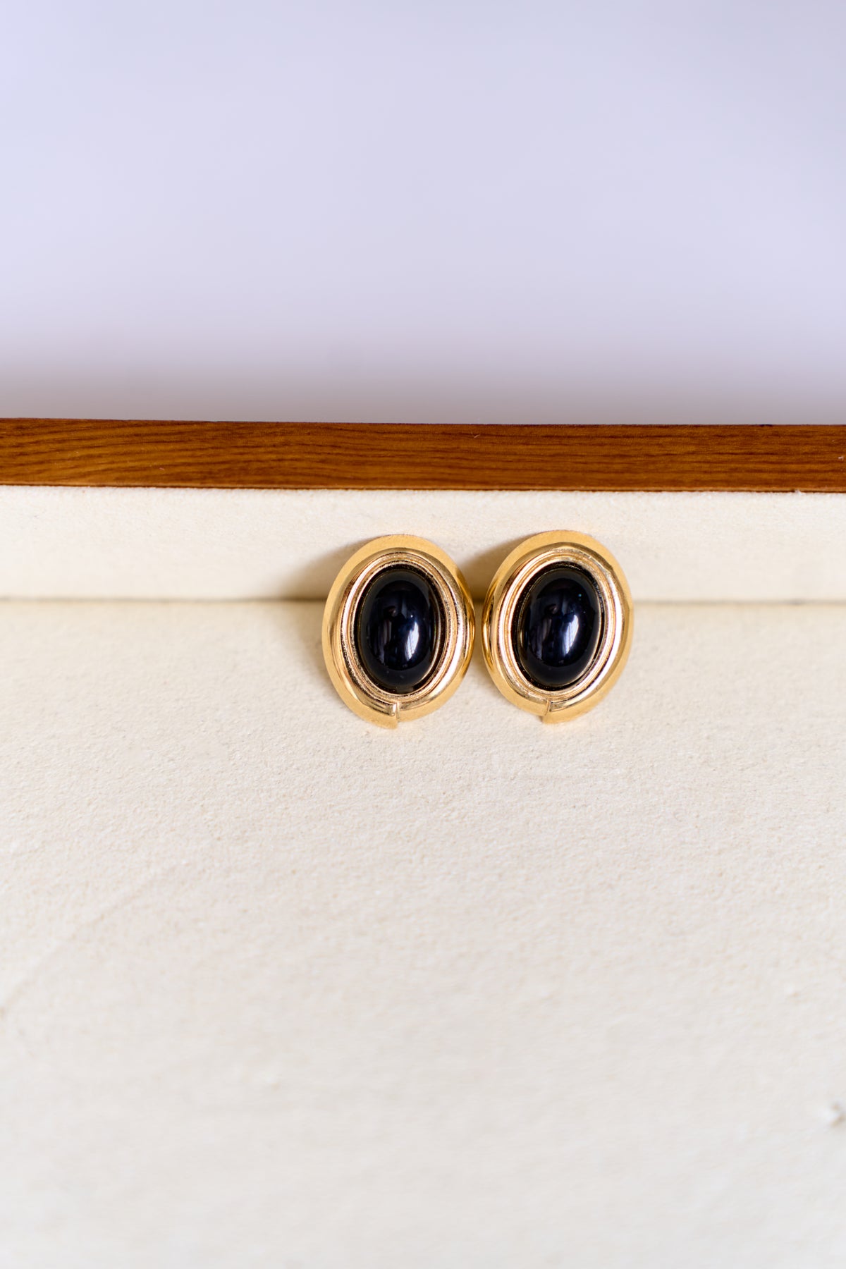 oval black earrings