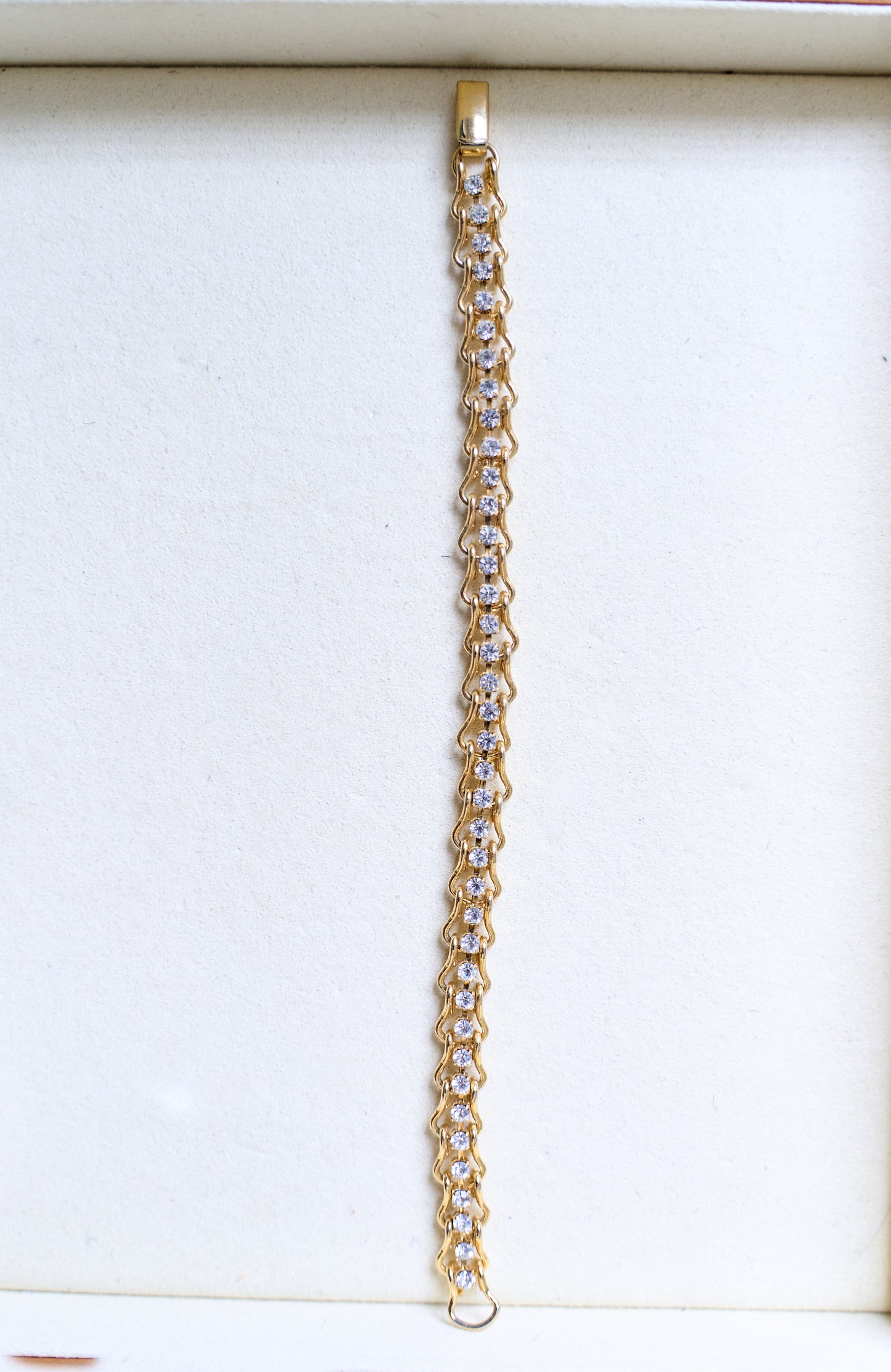 ara bracelet
